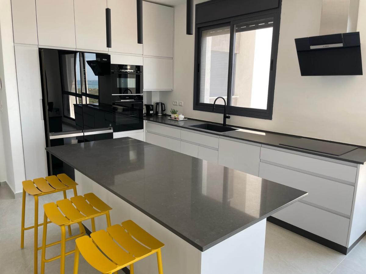 #דירת יוקרה על הים Sunset Beach Apartment# Givat Olga ภายนอก รูปภาพ
