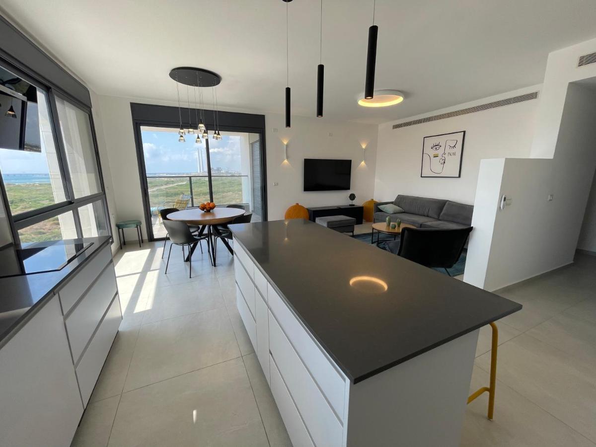 #דירת יוקרה על הים Sunset Beach Apartment# Givat Olga ภายนอก รูปภาพ